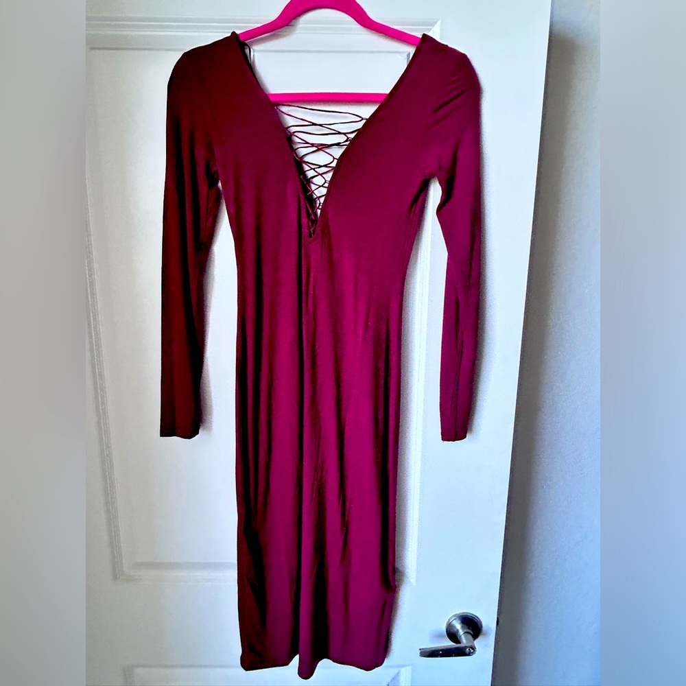 Beautiful H&M SEXY burgundy dress 🥰